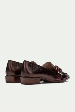 Bailarina TURIN com bico fino e fivela maxi