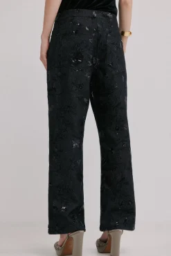 Becca. Jeans bordado