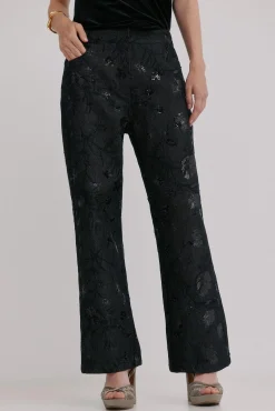 Becca. Jeans bordado