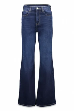 Benedetta. Calça jeans reta