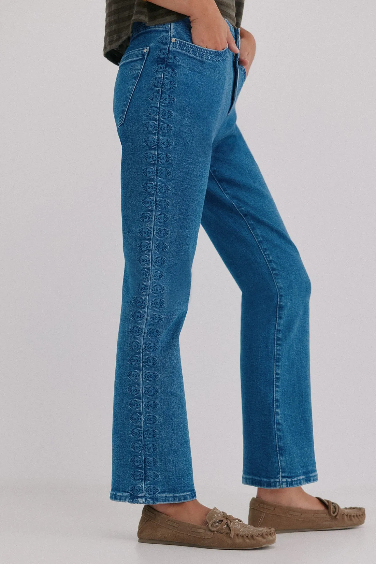 Bernadete. Calça jeans bootcut