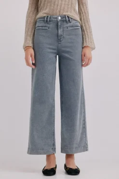 Berta. Calça jeans de perna larga
