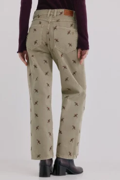 Bettina. Calça jeans bordada