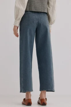 Bibiana. Calça jeans trespassada