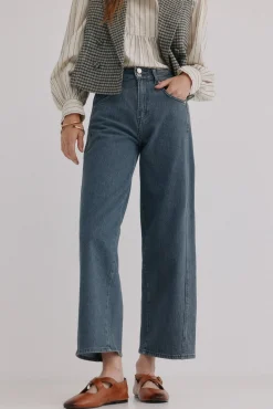 Bibiana. Calça jeans trespassada