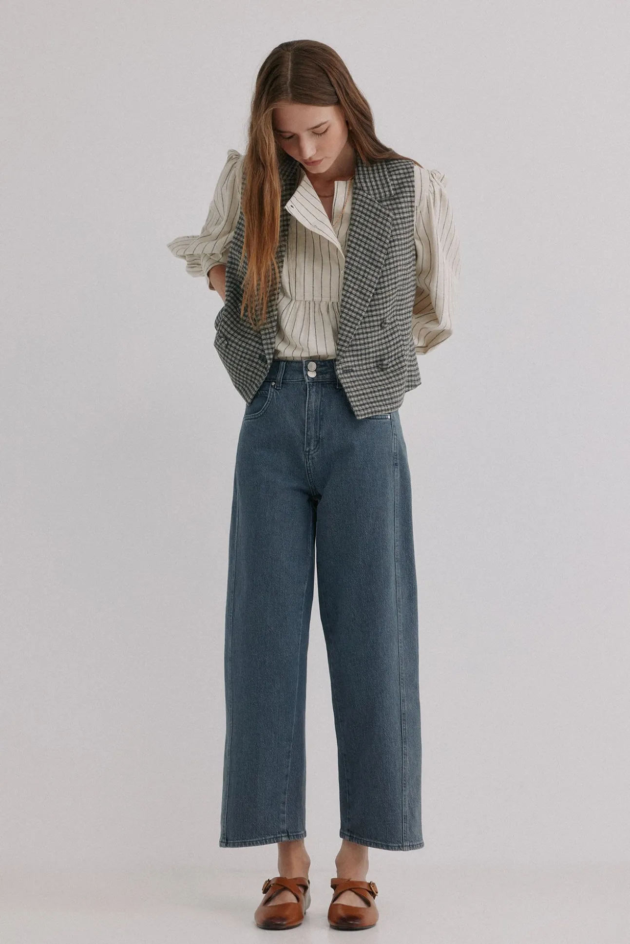 Bibiana. Calça jeans trespassada