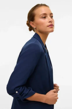 Blazer aberto com manga arregaçadas