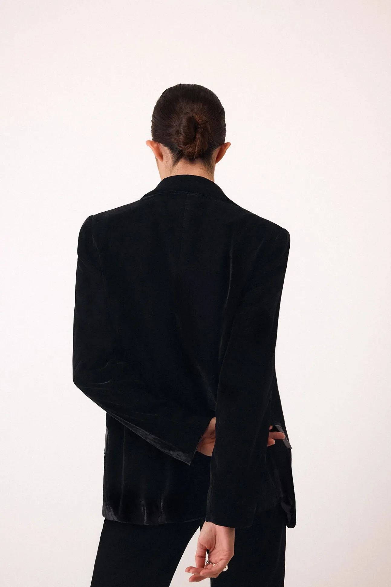 Blazer de veludo e cetim