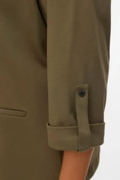 Blazer feminino aberto com lapela grande