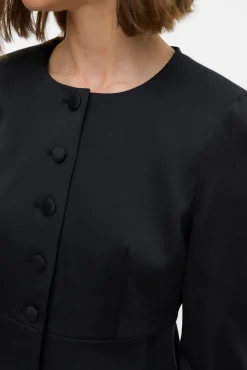 Blazer feminino de cetim com mangas bufantes