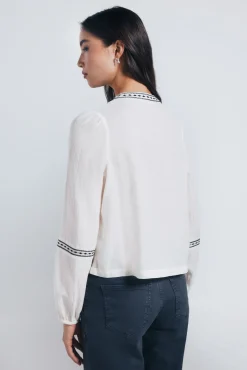 Blusa boho com bordado de lantejoulas