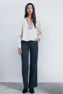 Blusa boho com bordado de lantejoulas