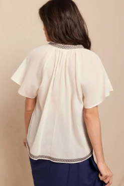 Blusa bordada