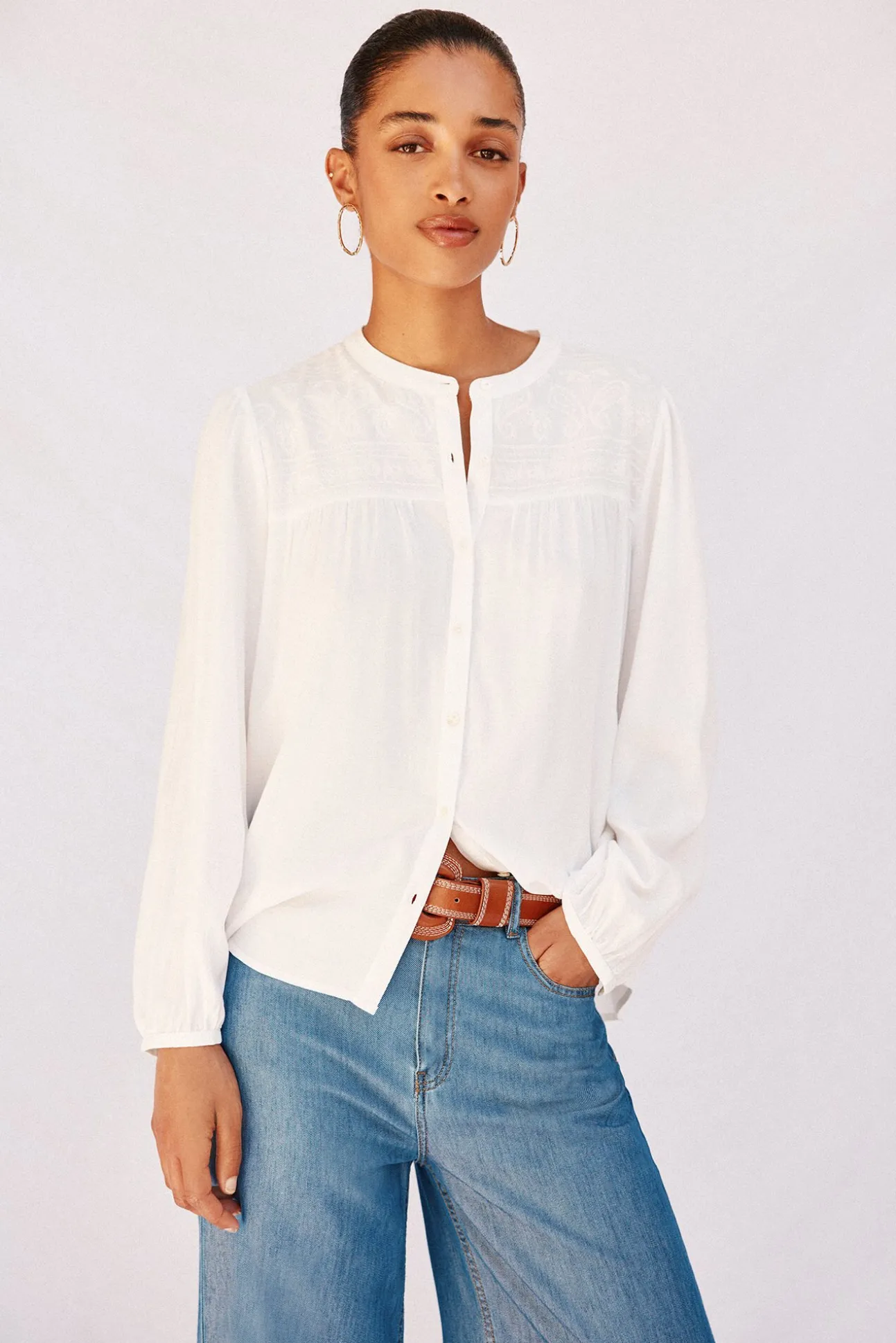 Blusa com bordado