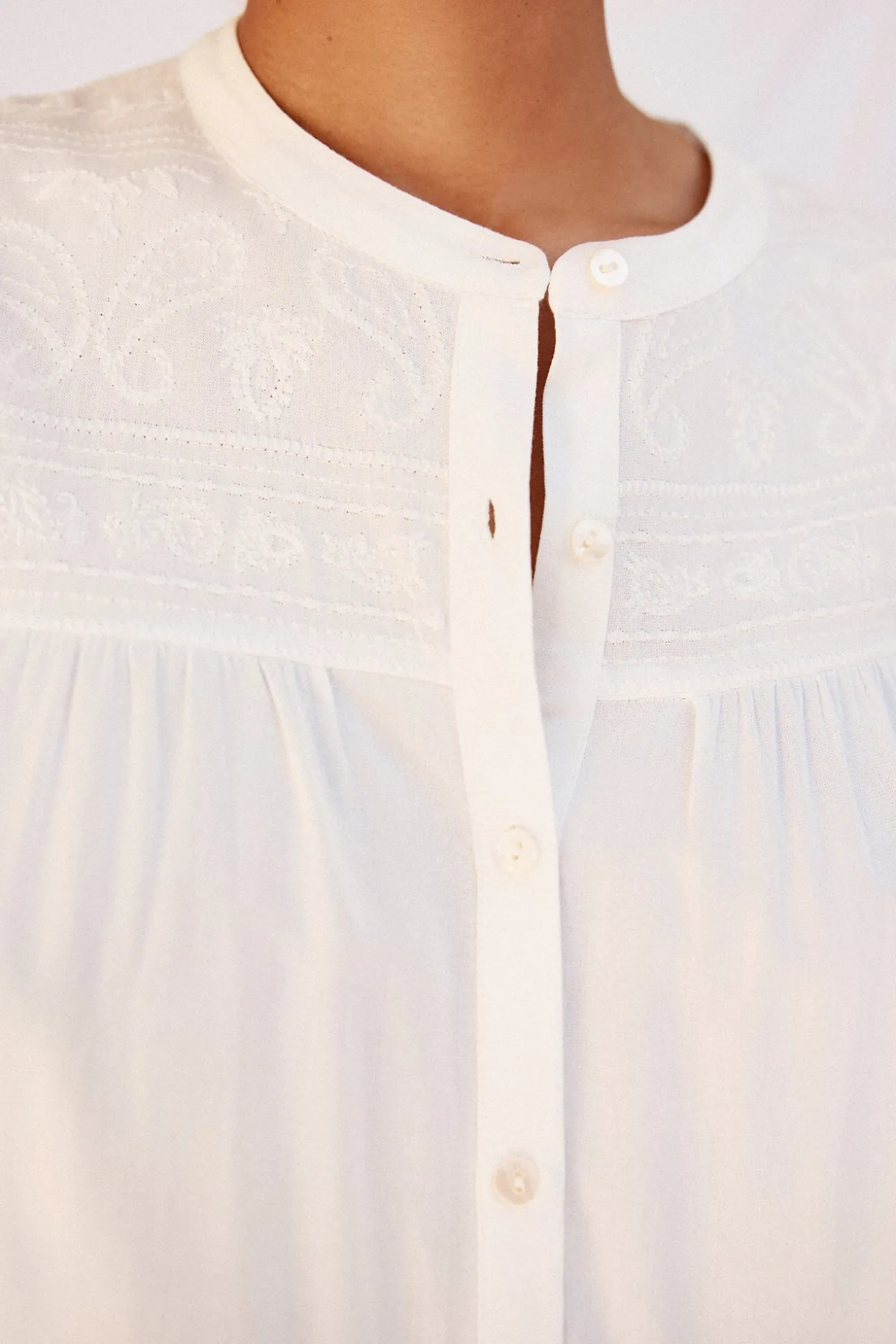 Blusa com bordado