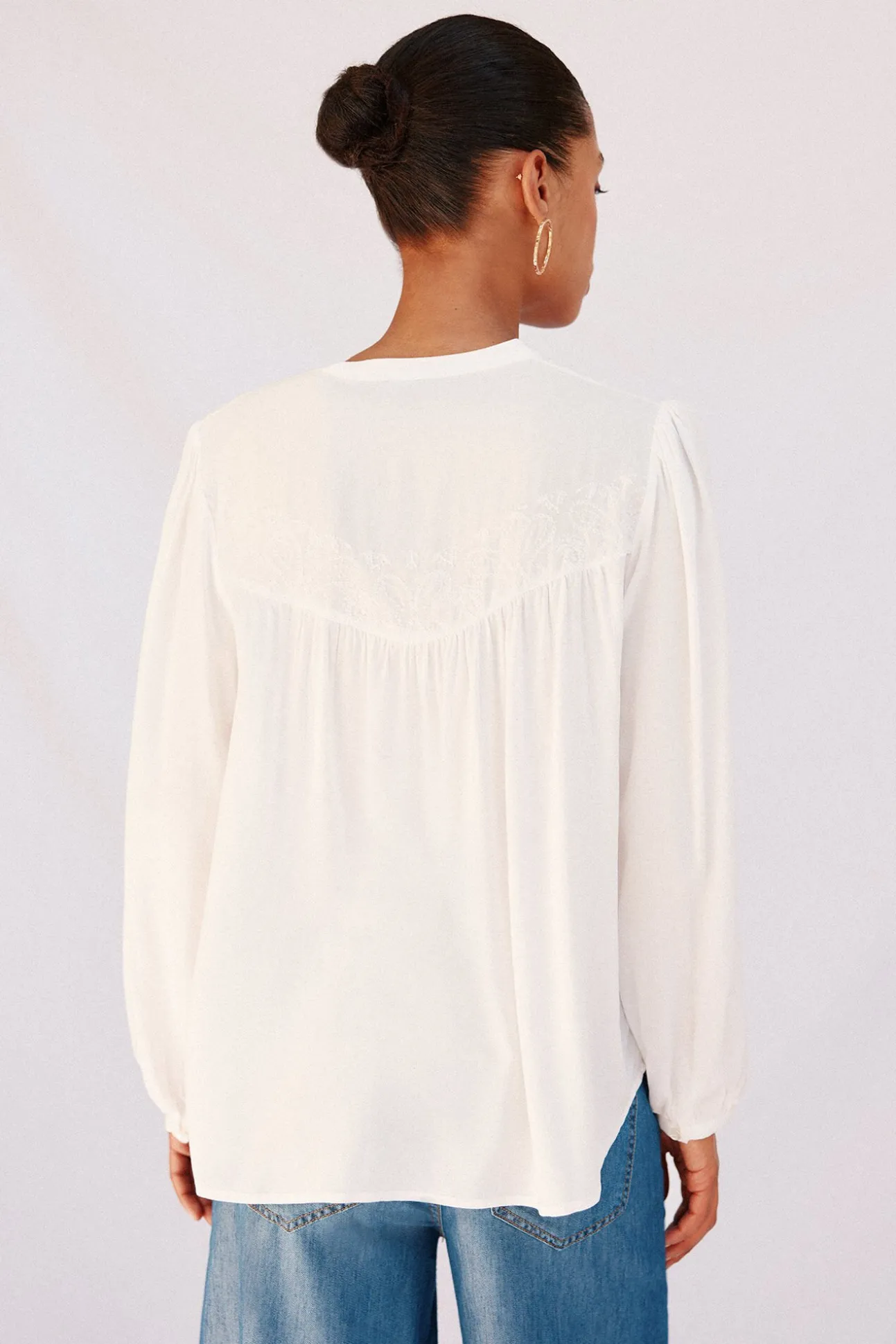 Blusa com bordado