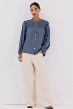 Blusa com bordado