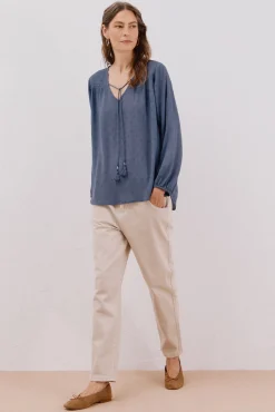 Blusa com borlas
