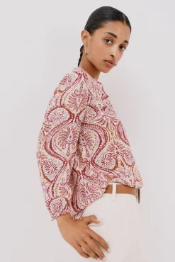 Blusa com cintado = entallado frontal