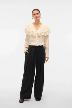 Blusa com gola franzida