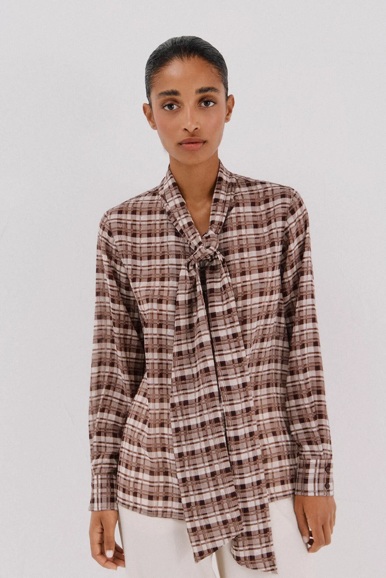 Blusa com laço estampa xadrez