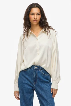 Blusa de cetim de manga manga