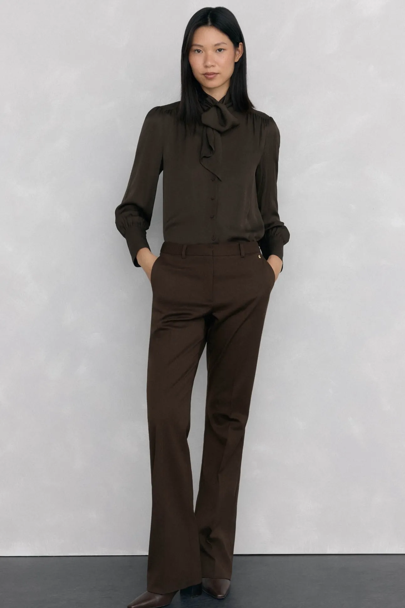 Blusa de chiffon com laçada
