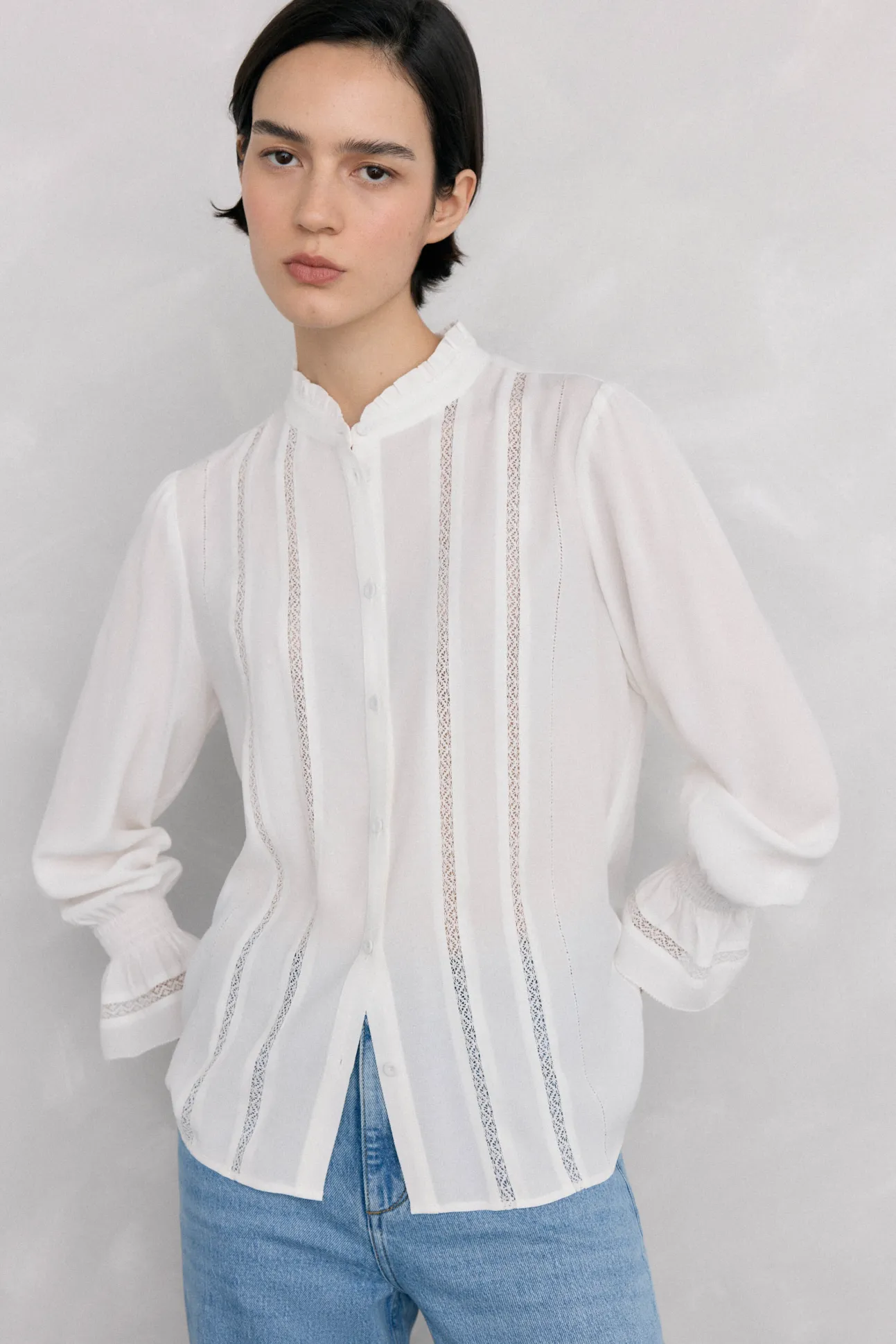 Blusa de chiffon com renda