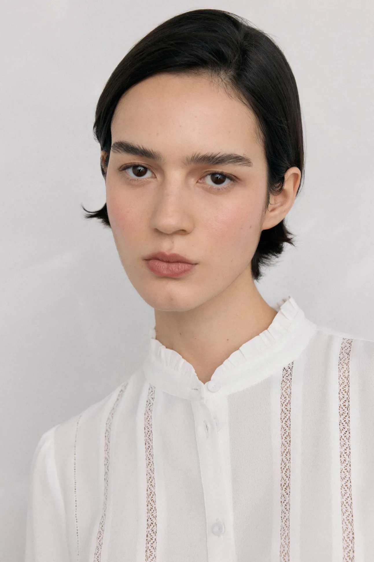 Blusa de chiffon com renda
