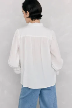 Blusa de chiffon com renda