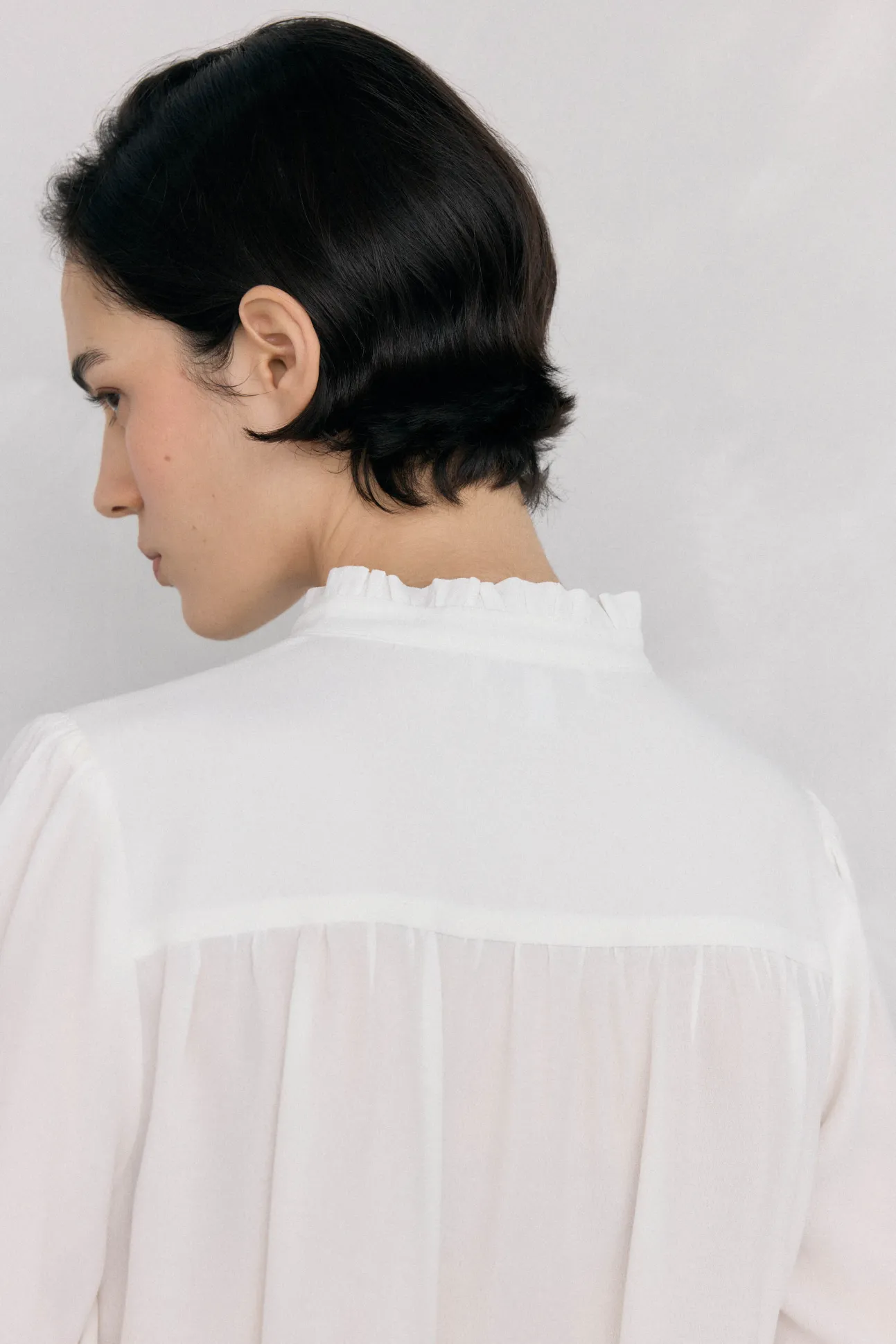 Blusa de chiffon com renda