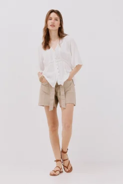 Blusa de renda com babados