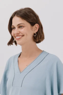 Blusa de renda com babados