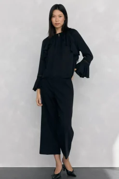 Blusa de renda com babados