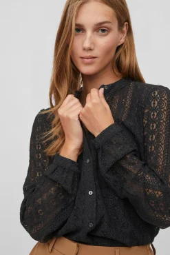 Blusa de renda com manga comprida