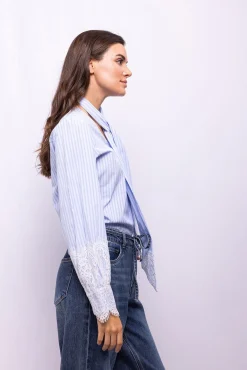 Blusa de riscas renda