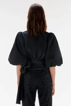 Blusa de tafetá com laço