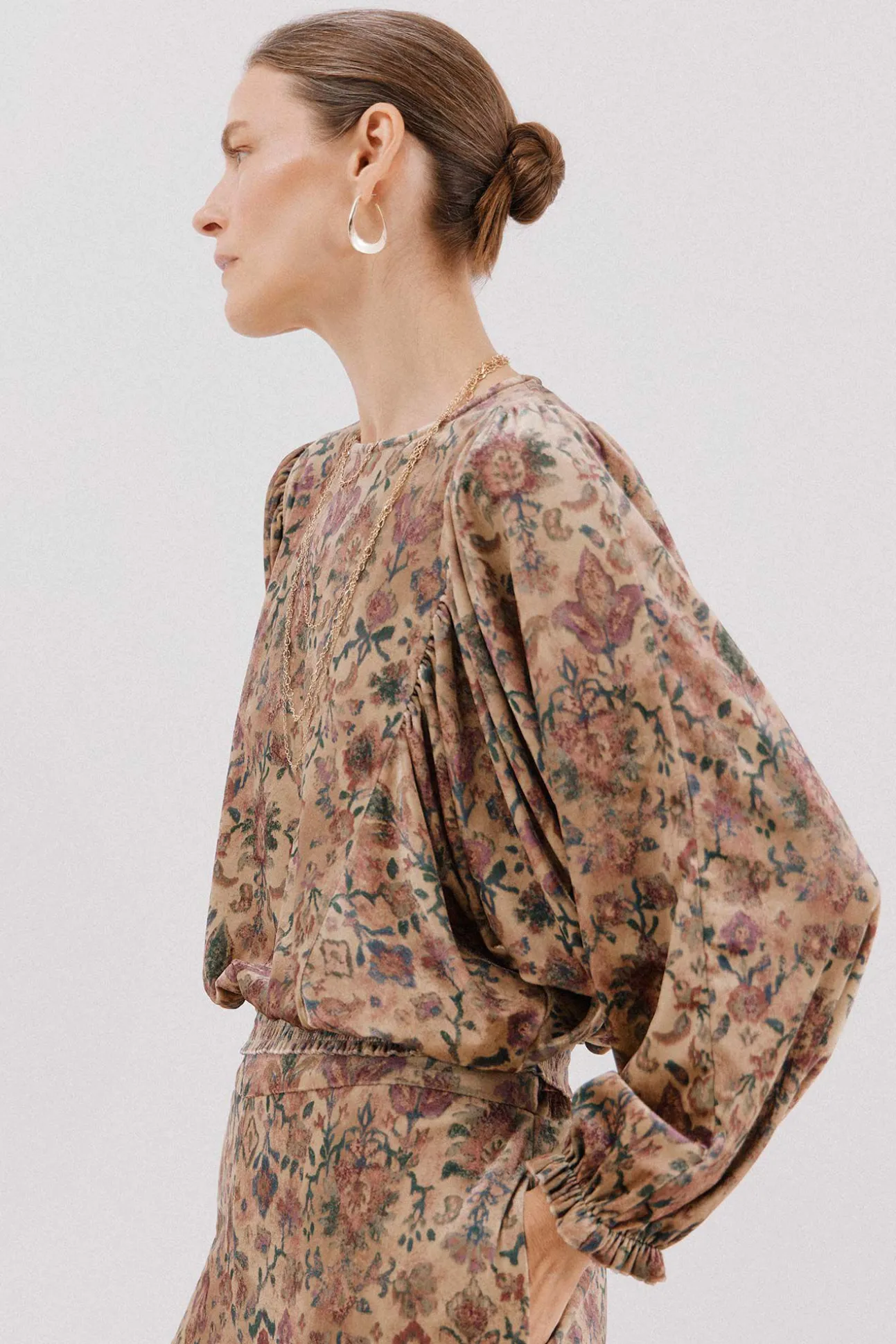 Blusa de veludo estampada