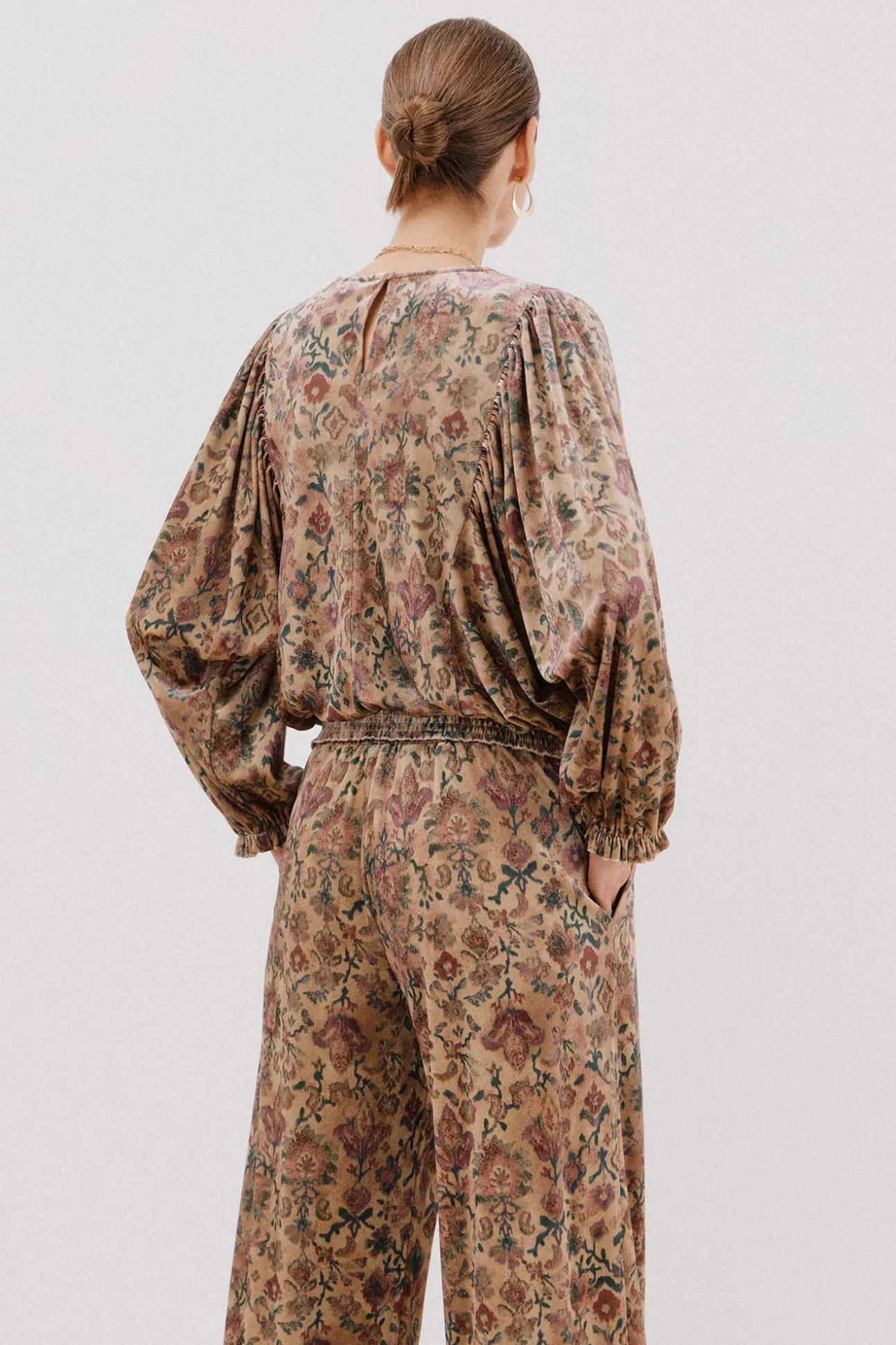 Blusa de veludo estampada