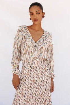 Blusa estampada com folhos