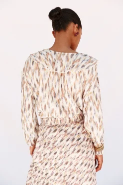 Blusa estampada com folhos