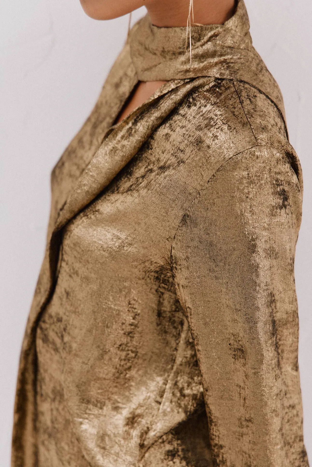 Blusa laço efeito dourado