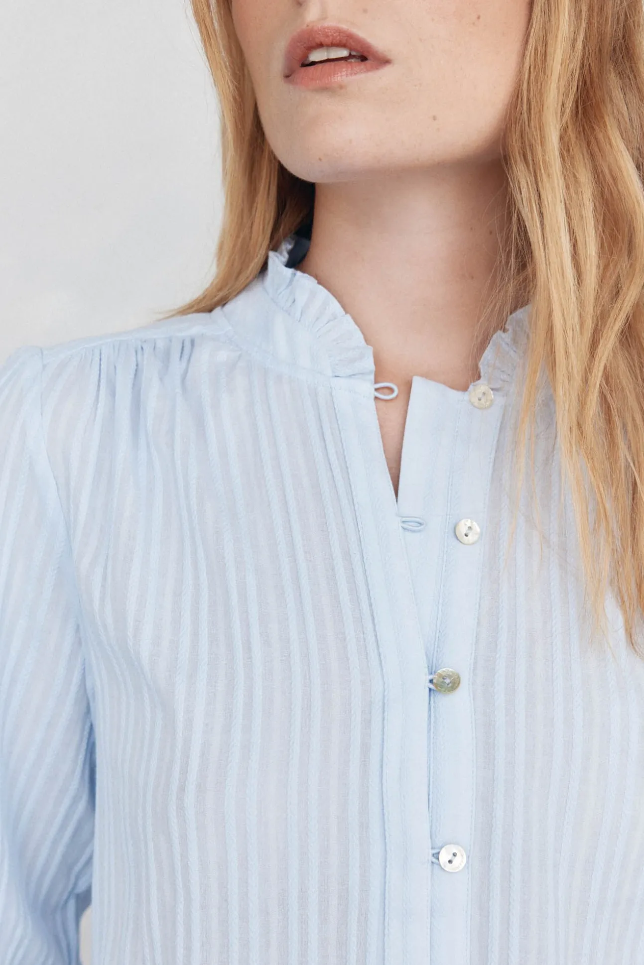 Blusa lisa e solta