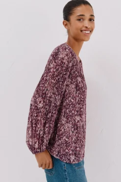 Blusa plissada contrastante