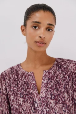 Blusa plissada contrastante