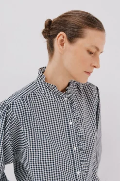 Blusa riscas com gola franzida
