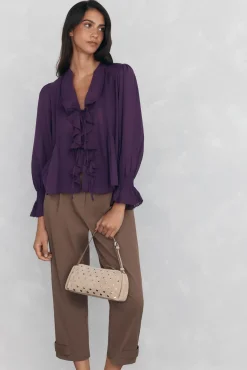 Blusa romântica com folho