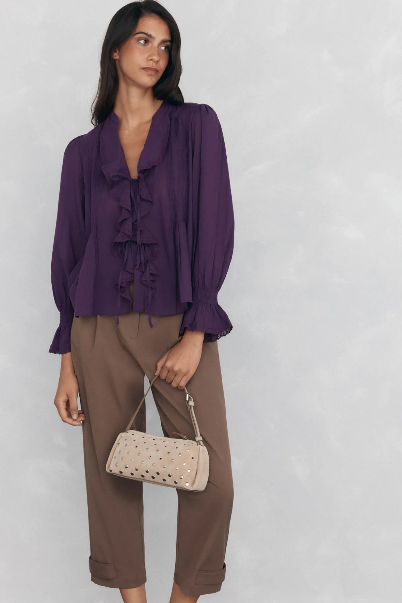 Blusa romântica com folho