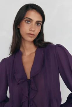 Blusa romântica com folho