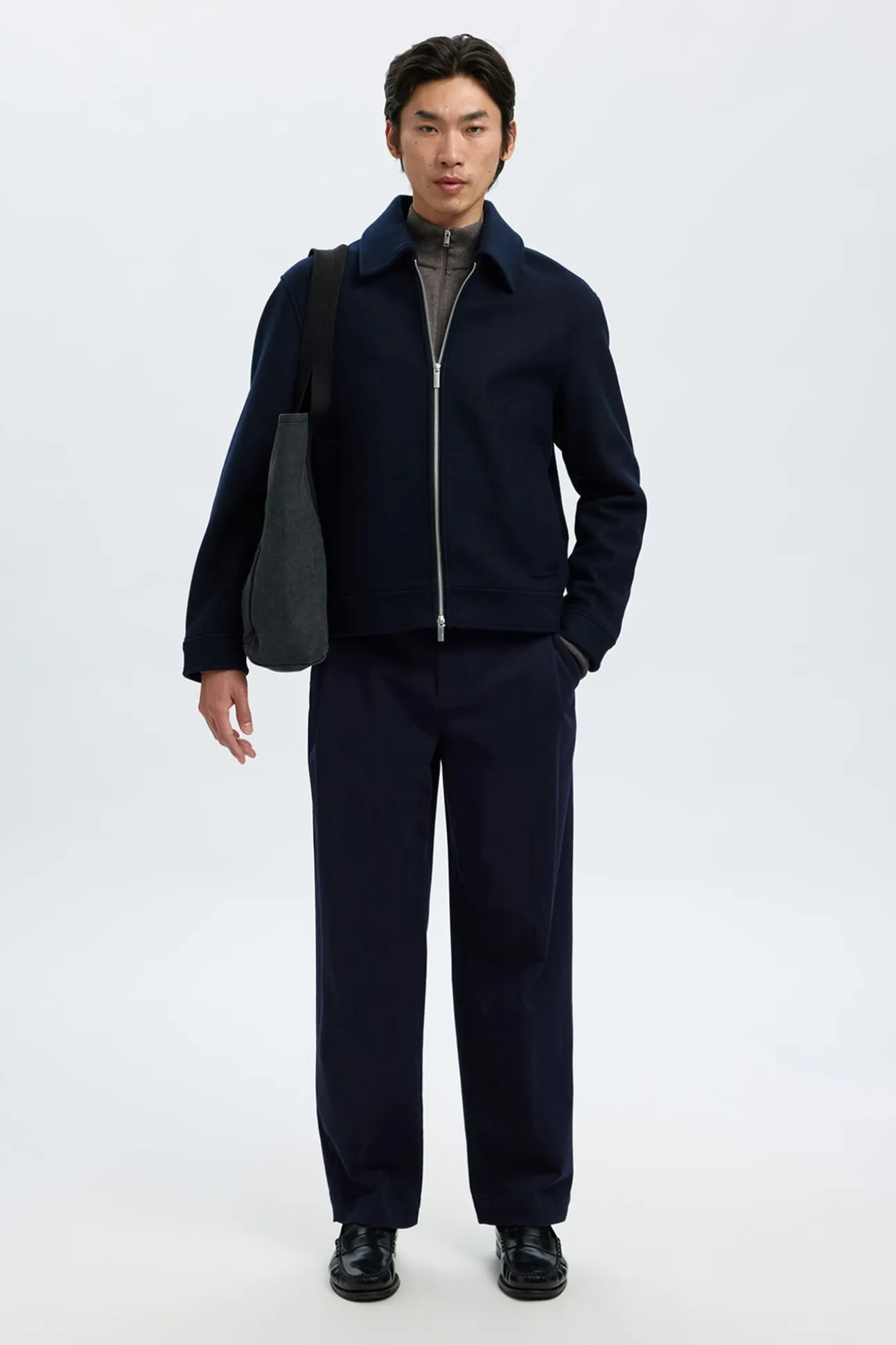 Blusão curta de lã com fecho-éclair
